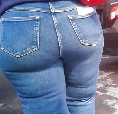5P Großer indischer reifer Hintern in Jeans
