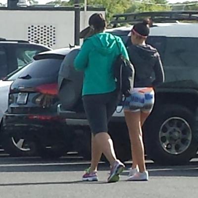 15P 車に座っているときに私がジャーコフする女性の写真