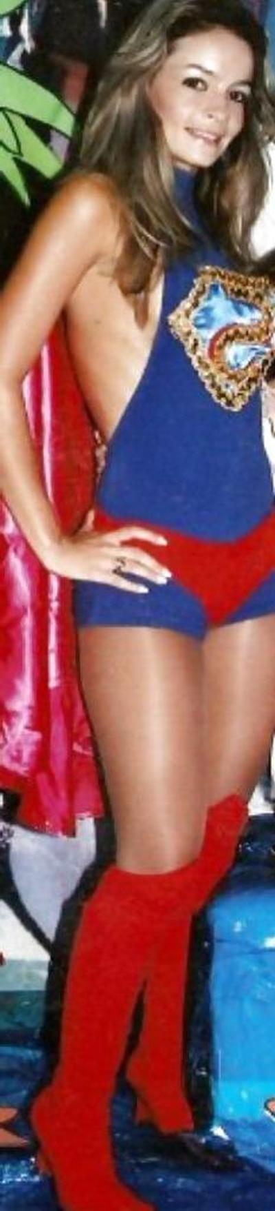 25P Latina dancer