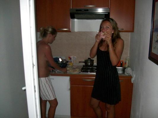 25P Stolen Pics - Group of Girls in Holidays Part 3
