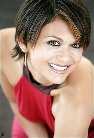 25P Nia Peeples----non nude
