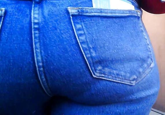 6P Butin mature indien en jeans 2