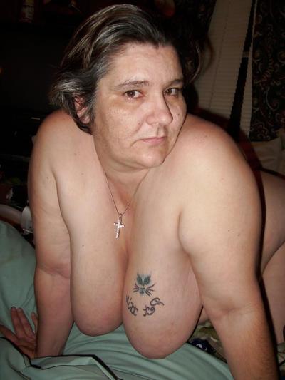 17P Older women with saggy tits.
