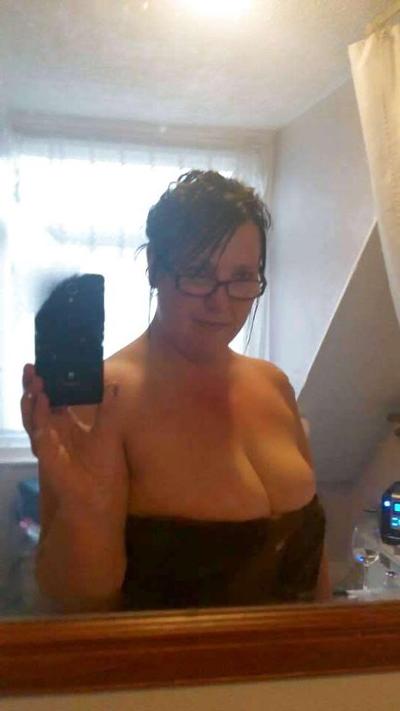 18P Kim a mature busty cock lover cum over her