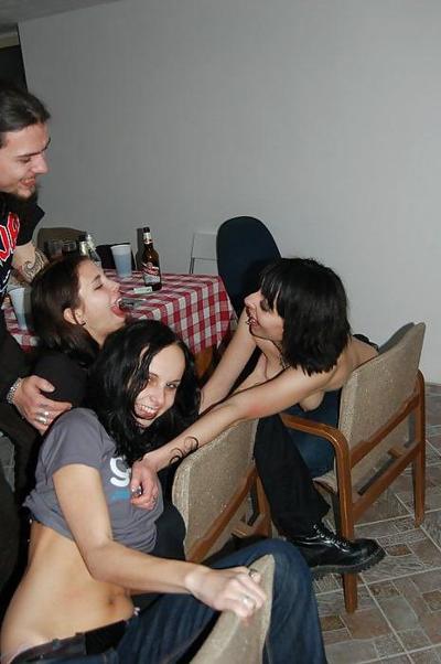 25P Hot lesbian party