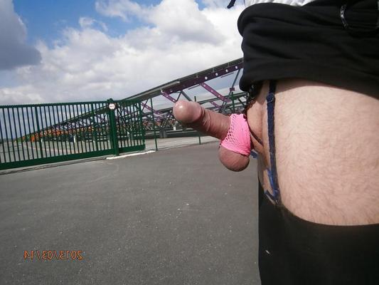 14P Exhib in public outdooer flashing cock 