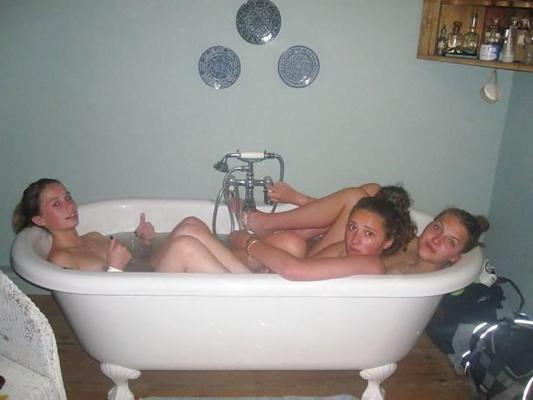 22P Wild vacation girls 2
