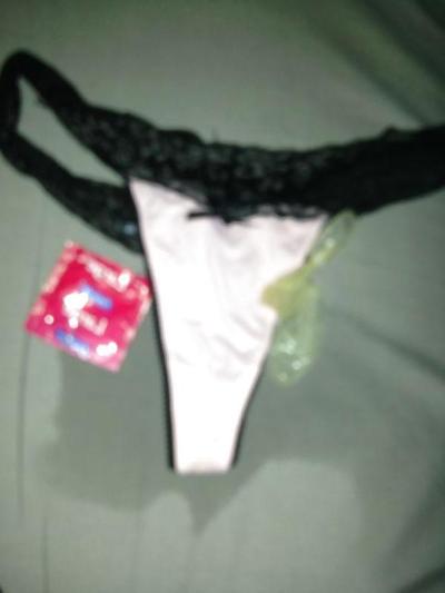 4P 私の濡れたTバックとセックスで使用済みのコンドームはシャニーに売られました