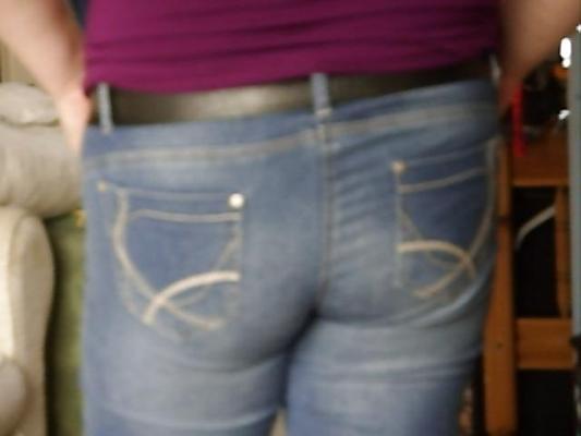 19P Farting in her jeans