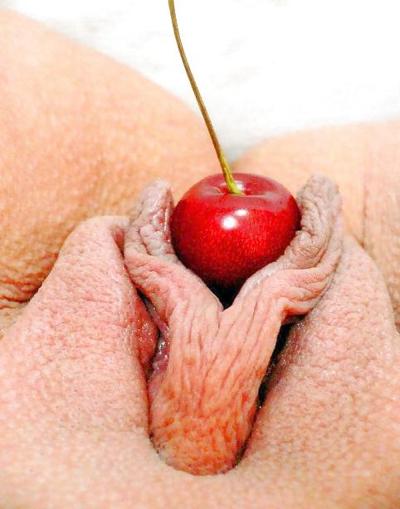 9P Large labia 2