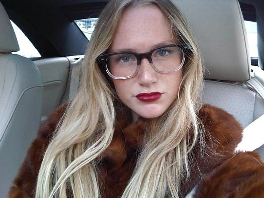 20P Blonde Freckled Beauty