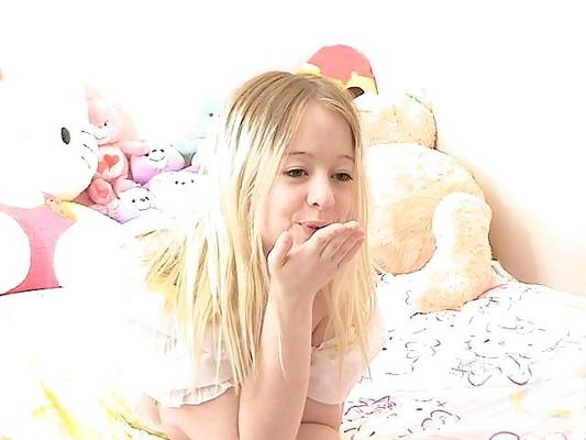 18P Cute chubby blonde on her bed