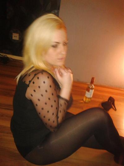 10P UK Scottish Sexy Slutty Wife Strips