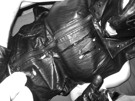 4P Smoking slut in leather