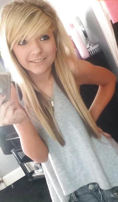 25P Super sexy british teen girl amy she's so cute