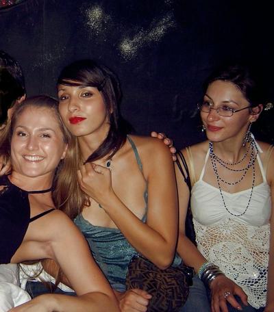 7P Grupo De Adolescentes Sin Desnudos
