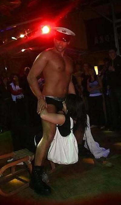 25P Real Male Stipp Party (CFNM)