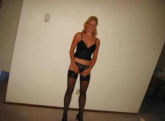 21P Mature Blonde Milf