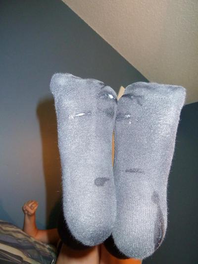 4P Cum on stinky socks