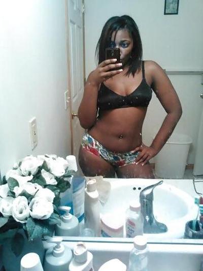 8P Sexy ebony chic