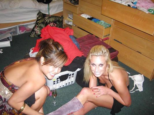 16P Tits and nipples peeking out