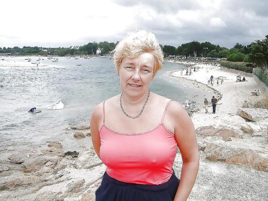 24P My Favourite Genuine Amateur MILF's 16