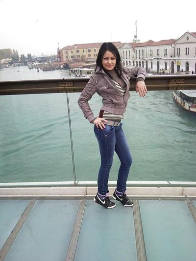 21P Romanian girl: roxana
