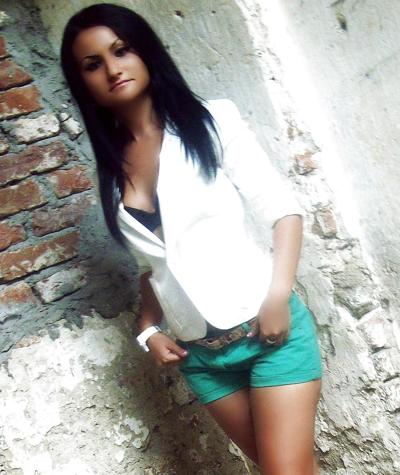 11P Romanian Teen Slut Larisa