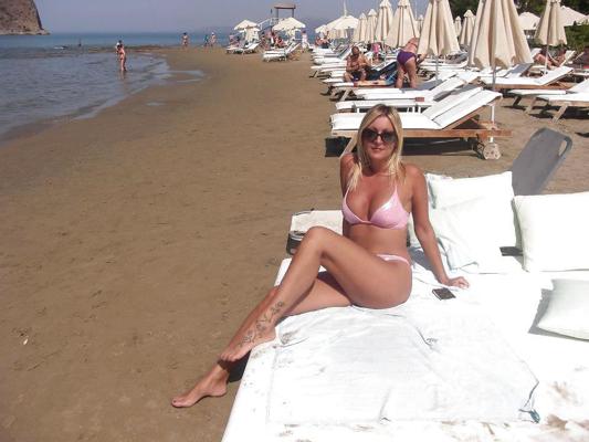 15P Italian woman: federica