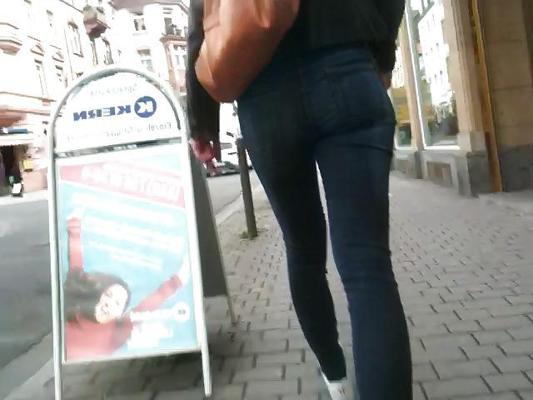 17P 率直な十代のふしだらな女盗撮 - これらの愚痴を汚いコメントしてください