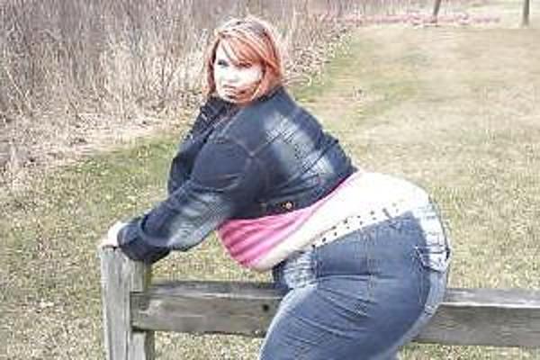24P Gros seins serré vêtu Bbw