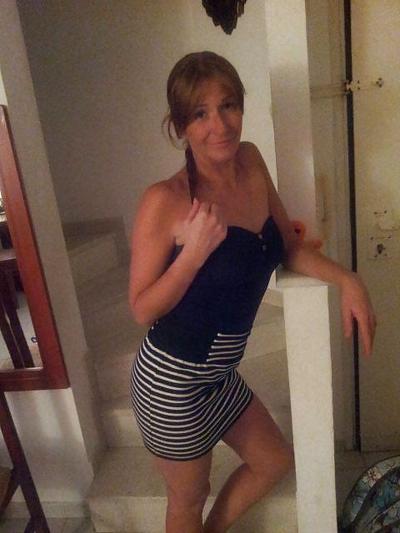 15P New stolen pics of Neighbor milf