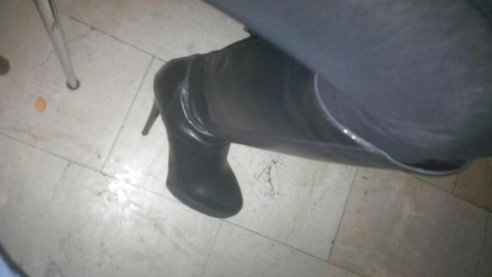 25P LadyMM: Italian Milf in black suite