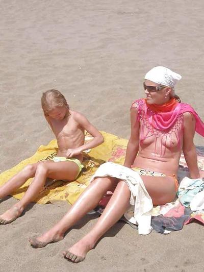 25P The beach 122
