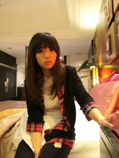 20P Non nude asian