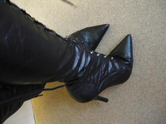 25P Botas novas da velha