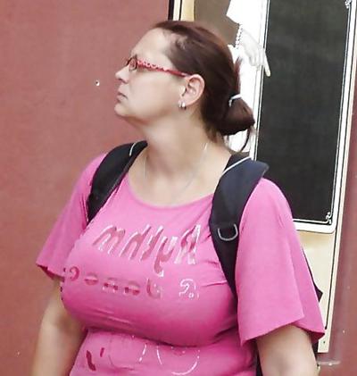 4P Huge Candid Street Tits