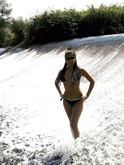 12P Fille roumaine : Monica partie 2