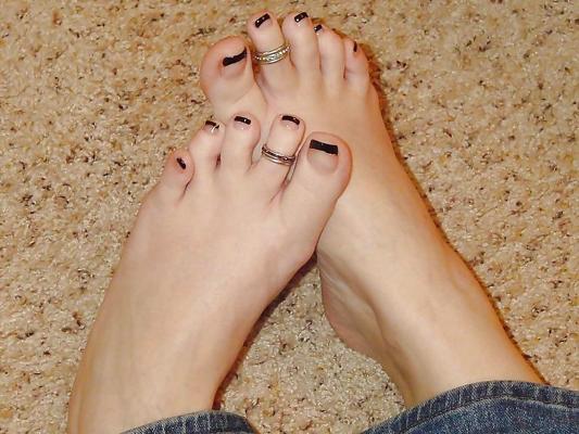 8P A few of My feet! Cum on me!