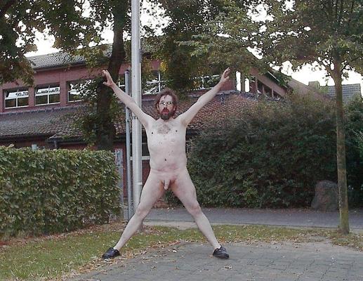 4P Nude on street 6