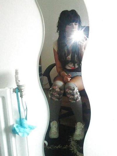 25P Simply stunning british teen girl nicole