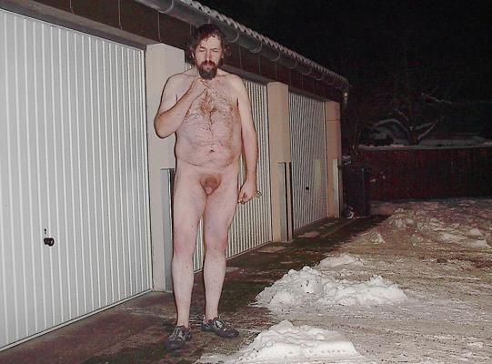 4P Nude on street 4