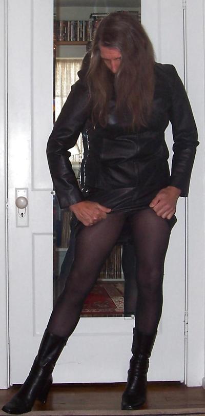 24P Crossdressing: New Leather