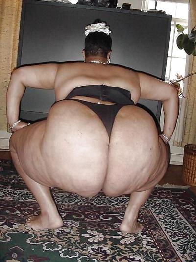 4P UNE BBW AVEC UN ÉNORME BUTIN