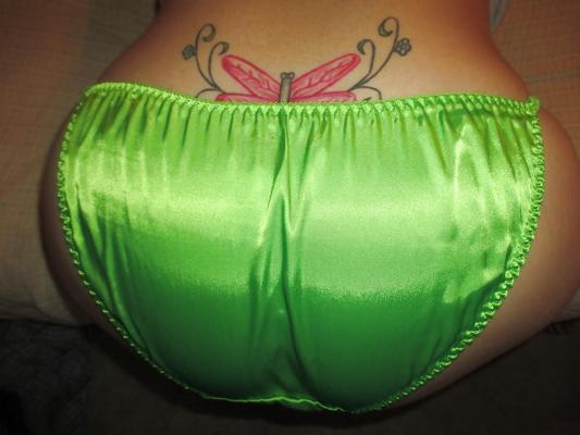 5P Culotte en satin vert brillant
