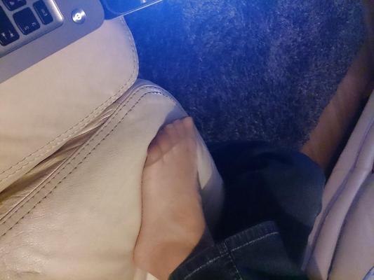 5P Sexy sister's nylon feet