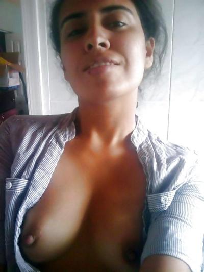 16P Desi IIndian Girls SelfShot Hot Pics