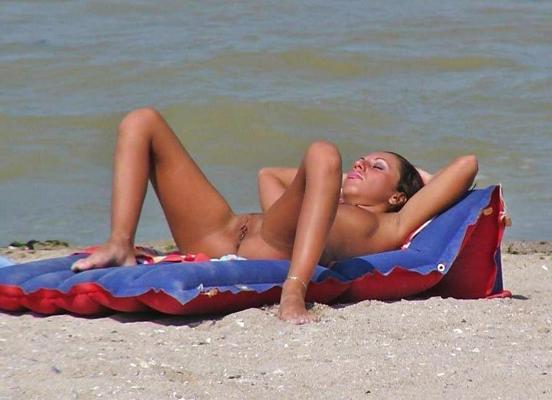 25P Nudist Beach Fun
