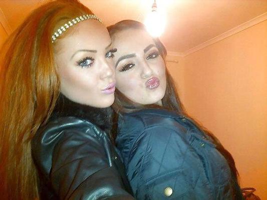 25P Love wanking to pics of people I know 