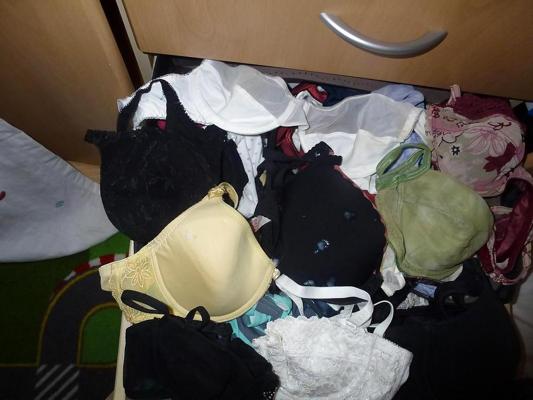 20P Cum on my Wife's bras